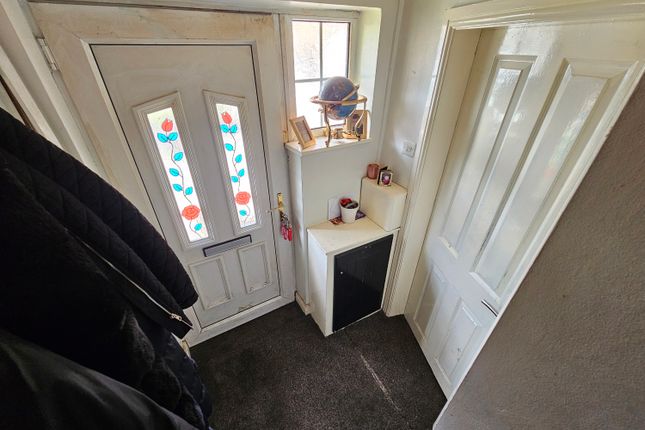 7, Clifton Close, Heywood photo 2