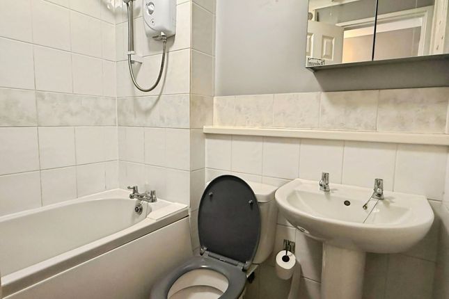 31 Tillard Close, Plympton Devon, Devon photo 4
