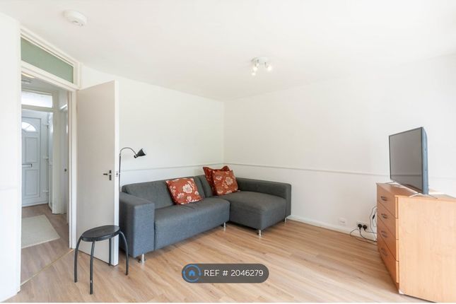 Thumbnail Flat to rent in Bloomsbury Close, London