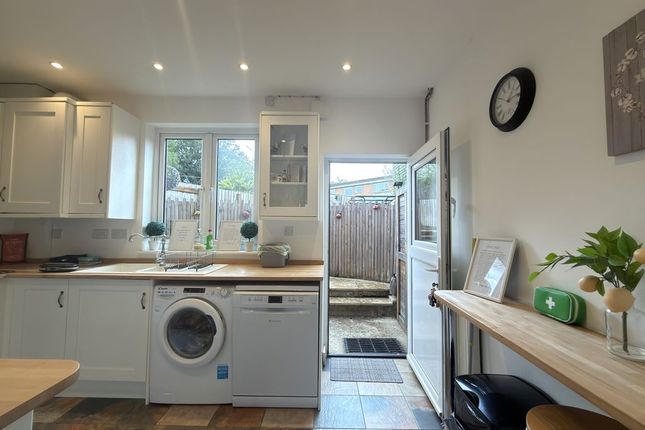 30, Chapel Street, Dursley photo 4