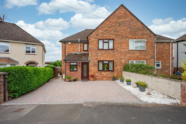 22, Bishop Crescent, Abergavenny photo 3