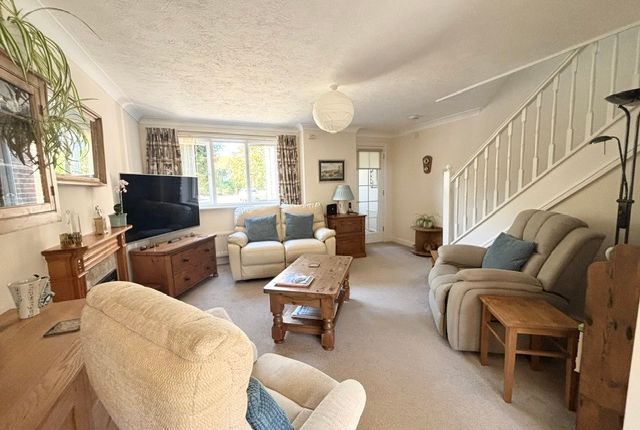11 Jones Square, Selsey photo 2