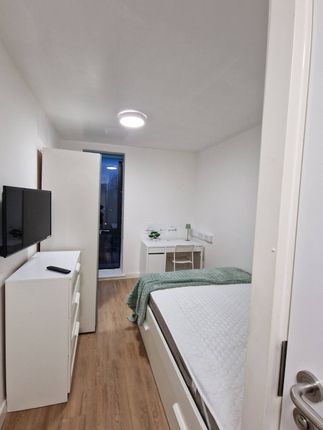 Studio flat on Flat 20, 272 , Chapel Street, Salford, £24,000