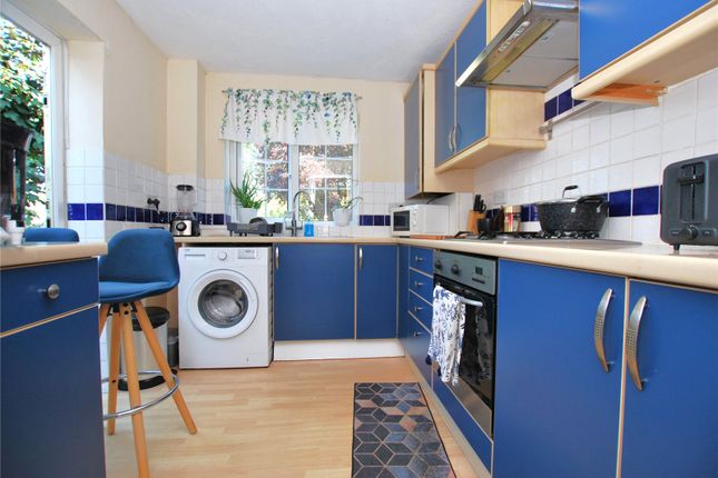 10, Ecob Close, Guildford photo 2
