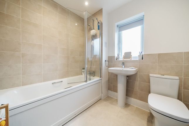 End terrace house for sale in Khosla Road, Winchester