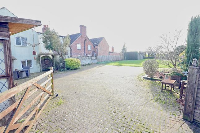 4-bed house on Gable End, 47, Hawkes Mill Lane, Coventry, £450,000