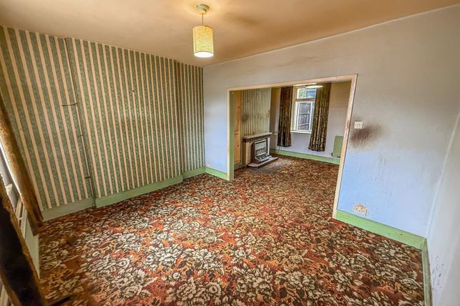 13, Nunsfield Road, Buxton photo 3