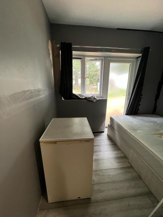 Flat to rent in Appletree Avenue, West Drayton