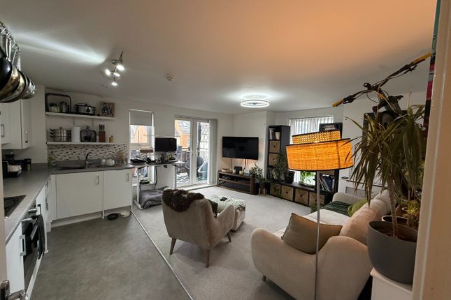 31a Tilling Green, Dunstable, Bedfordshire photo 2