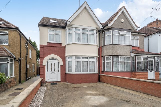 17, Rose Glen, London photo 2