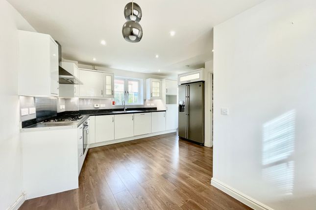 8 Cagney Crescent, Cagney Crescent, Milton Keynes photo 4