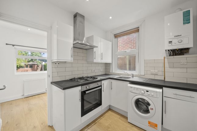 Ground Floor Flat 117, Greenford Avenue, London photo 4