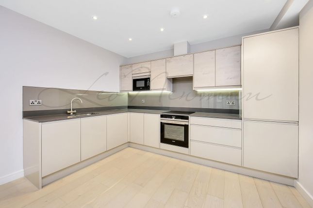 Thumbnail Flat for sale in Leighton Road, Kentish Town