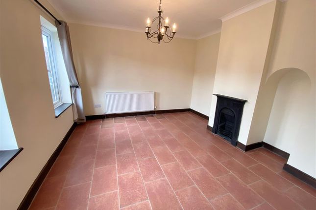 50, Rushfield, Potters Bar photo 2