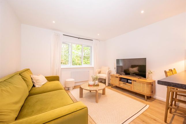 55, Albert Road, Bagshot photo 2