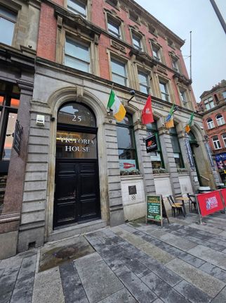 2-bed flat on Victoria Street, Liverpool, £100,000