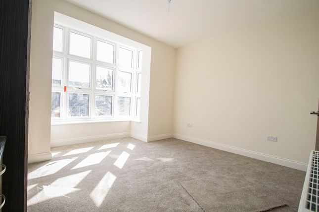 Flat to rent in Albion Hill, Loughton, Essex