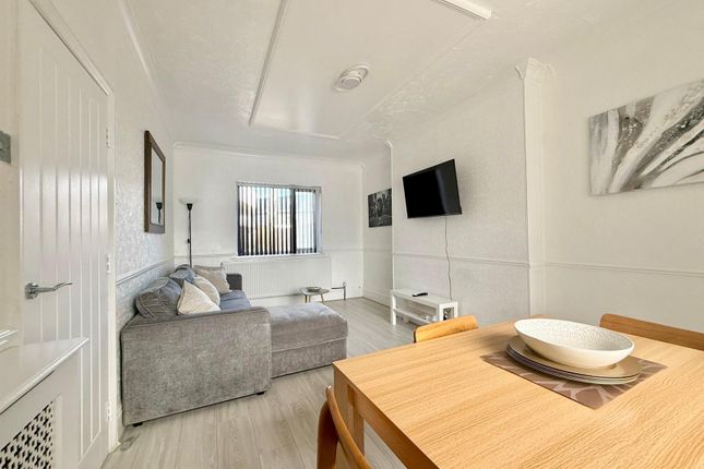 42 Gainsborough Road, DAGENHAM photo 4