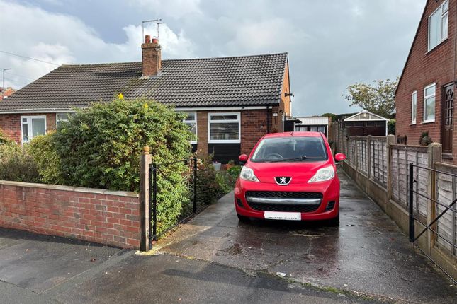 2-bed bungalow on Lindale Avenue, Hornsea, £215,000