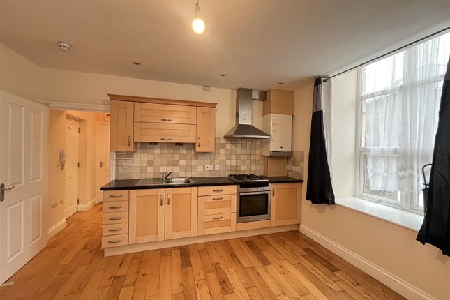 Flat 2, 19, Green Lane, Redruth photo 3