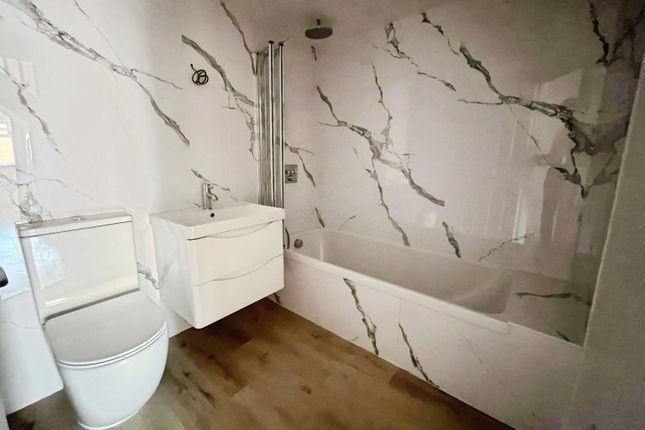 45, Windmill Road, Brentford photo 4