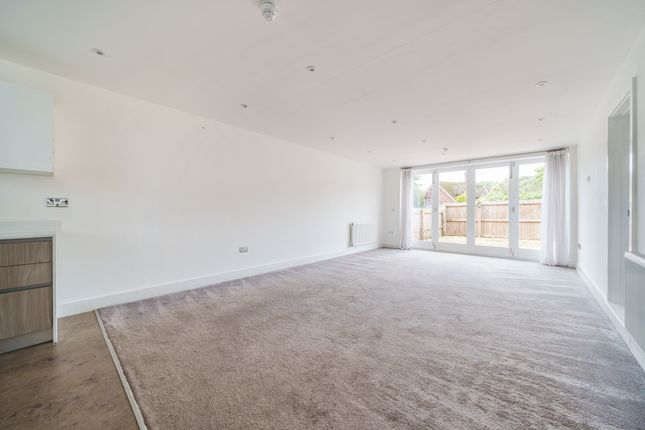 Flat for sale in Worcester Road, Great Witley, Worcester