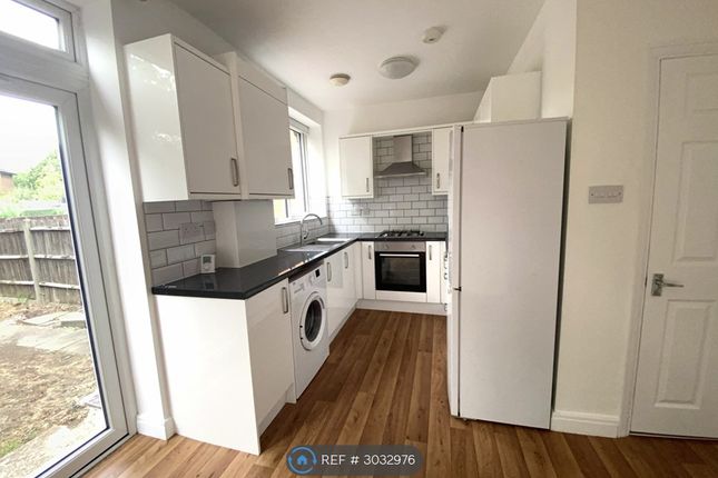 Cleveley Crescent, London photo 4