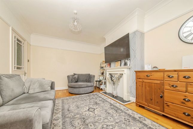 12, Knox Gardens, Clacton-On-Sea photo 4
