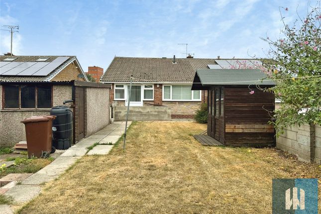 32, Belvoir Drive, Knottingley photo 2