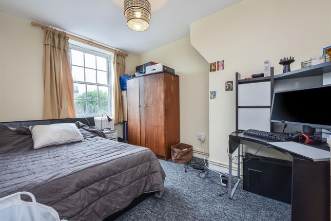 16 Santley House, Frazier Street, SE1 photo 5
