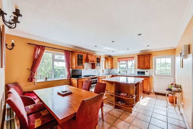 5, Paddock Close, Wallingford photo 2