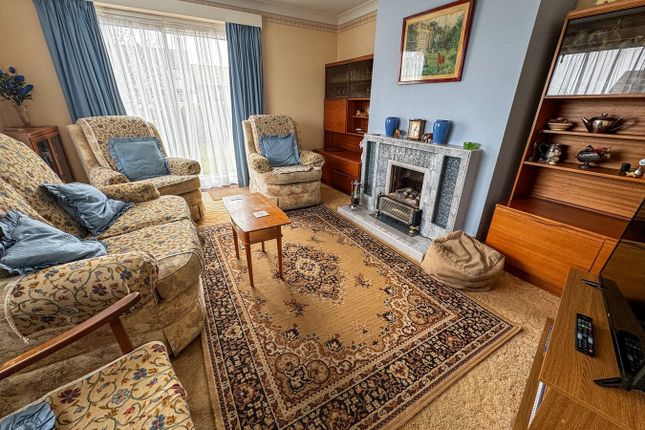 1, Sandy Close, Wimborne photo 2