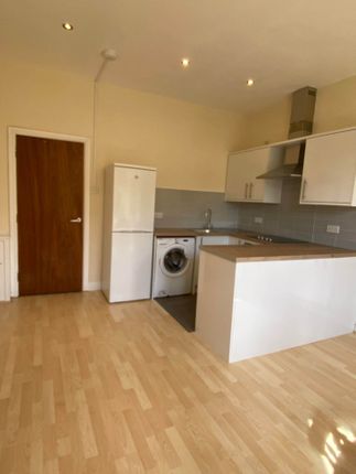 Thumbnail Flat to rent in Mauldeth Road West, Manchester