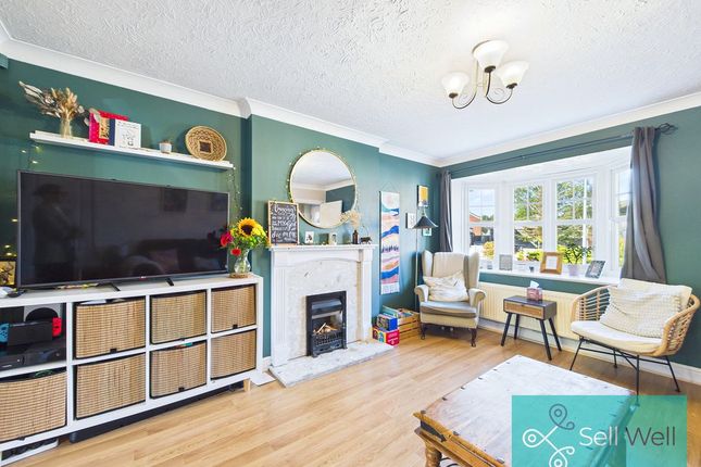 7, Isis Close, Salford photo 2