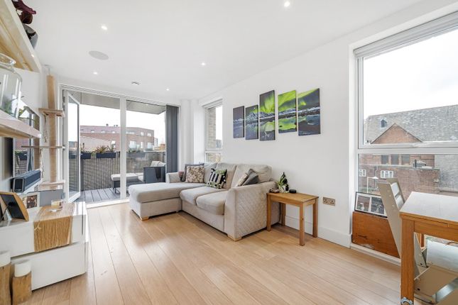 Thumbnail Flat for sale in Stockwell Park Walk, London