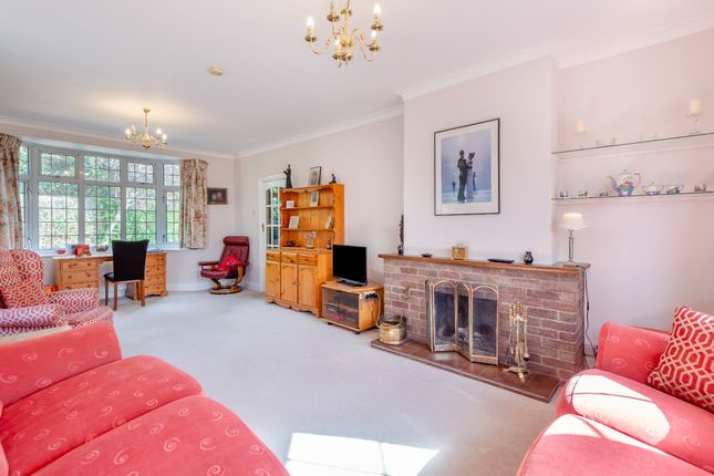 Homefield, Brays Close, Amersham photo 4