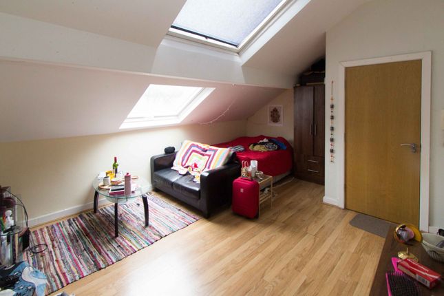 Flat to rent in Vinery Road, Leeds