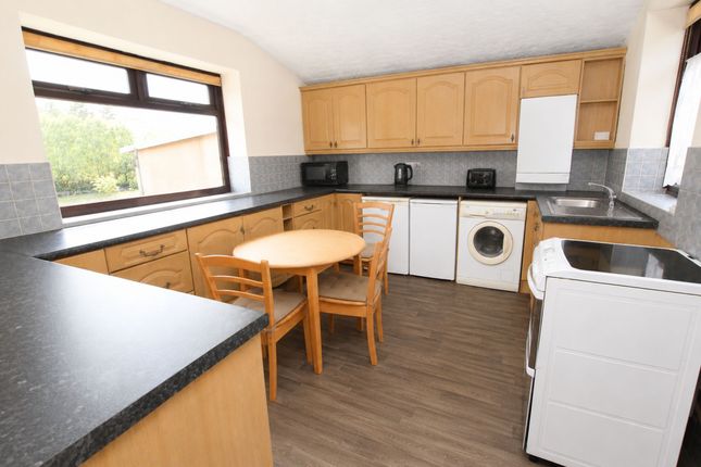 709 Rochdale Road, Todmorden photo 3