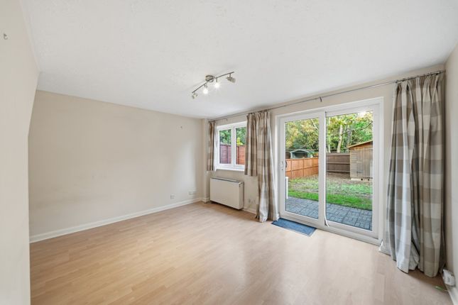 4, Deepdale Close, Nottingham photo 2