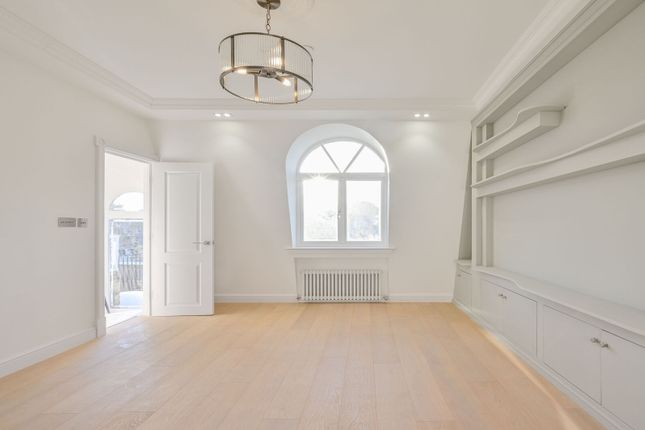 Hogarth Road, Earls Court photo 3