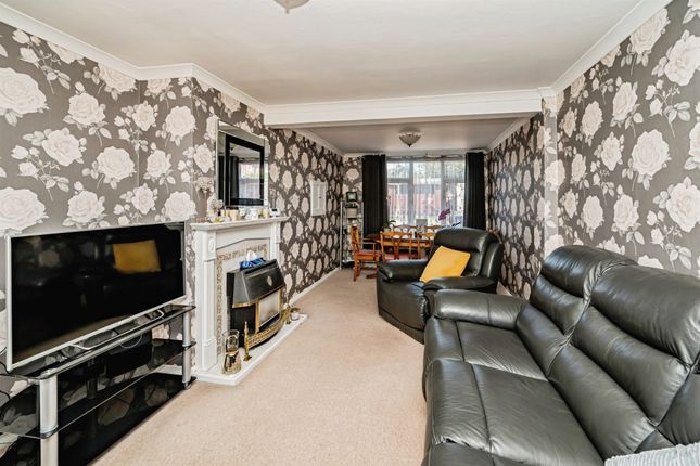 315, Long Furlong Drive, Slough photo 4