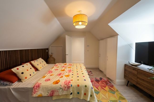 20 De Havilland Court, High Wycombe photo 5