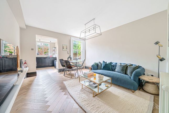 2-bed flat on 2a, Gowlett Road, London, £625,000