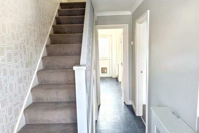 11, Springfield Gardens, Chinnor photo 3