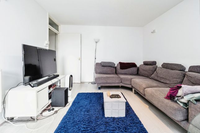 Flat for sale in Coopersale Close, Woodford Green