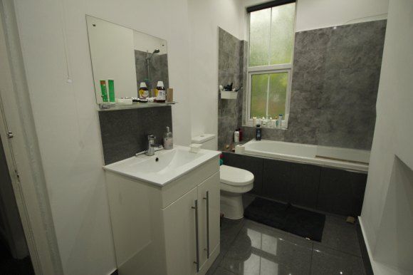 20, Hyde Park Terrace, Leeds photo 4