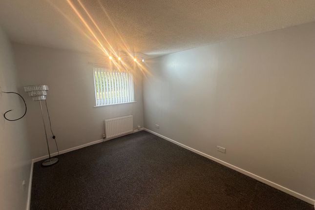 60, Newcastle upon Tyne photo 4