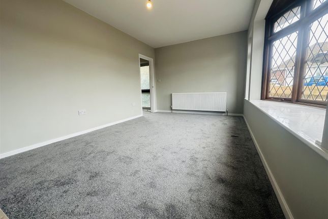7, Florence Close, Bedworth photo 3