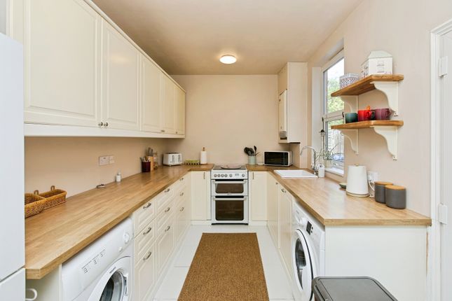 218, St. Thomas Road, Derbyshire photo 4