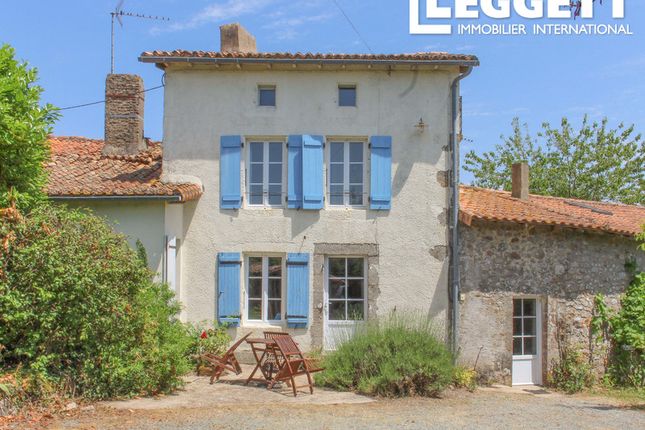 Villa for sale in Azay-Sur-Thouet, Deux-Sèvres, Nouvelle-Aquitaine